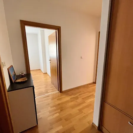 Lael Apartment