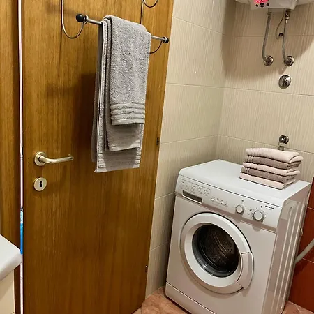 Lael Apartment